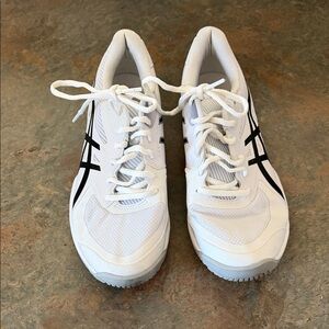 ASICS Women’s White and Black Athletic Shoes Size 8 EUC